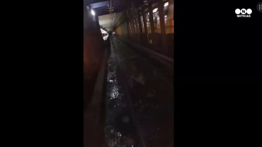 Se inundaron las vías del Subte B y hay demoras