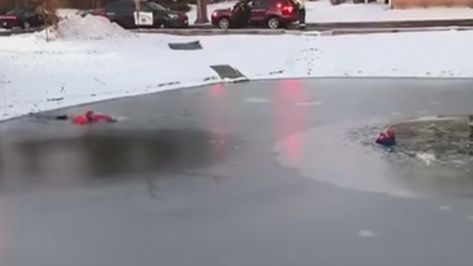 Dramático rescate de nene en aguas cogeladas