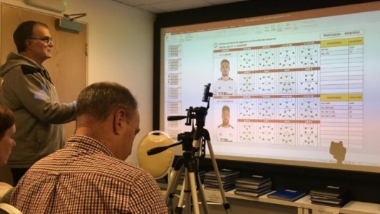 La sorpresiva conferencia de prensa de Bielsa: "Lo que hice no es ilegal"