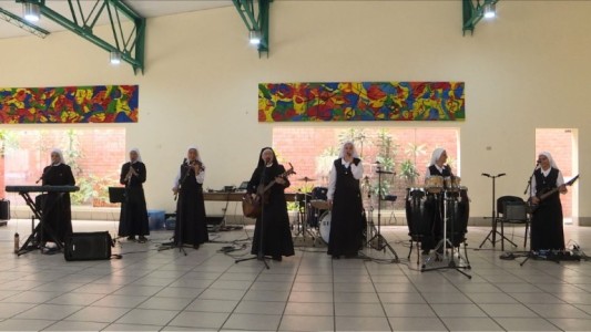 "Siervas", las monjas rockeras