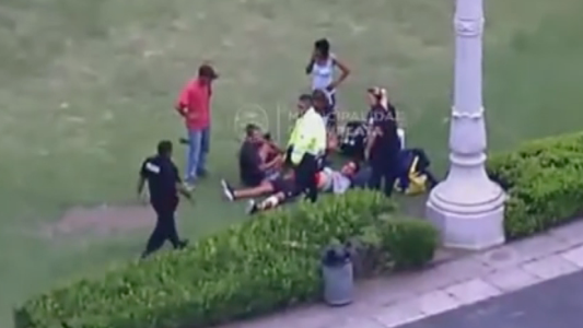 Brutal pelea de trapitos por el control de una esquina