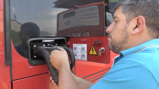 Micros eléctricos para combatir la contaminación en Chile