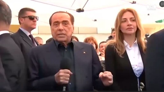 Así anunció Berlusconi su candidatura al parlamento europeo