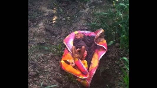 Enterraron viva a una beba en la India porque creían que estaba poseída por espíritus malignos