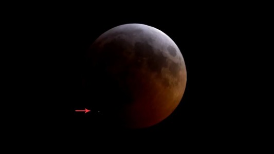 Un objeto no identificado impactó en la luna durante el último eclipse