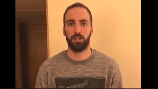 Gonzalo Higuaín pidió que no dejen de buscar a Emiliano Sala