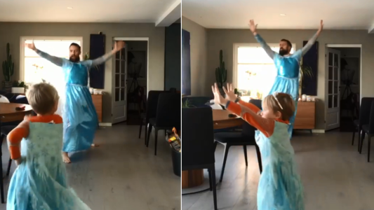 Un papá genial: se puso un vestido y bailó Frozen con su hijo