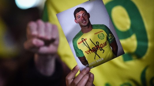 Creen que el avión que llevaba a Emiliano Sala está a 180 metros de profundidad
