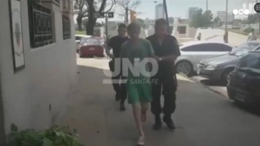 Así trasladaban al médico acusado de atender ebrio