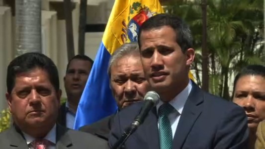 Guaidó: Maduro intenta mover 1.200 millones de dólares a Uruguay