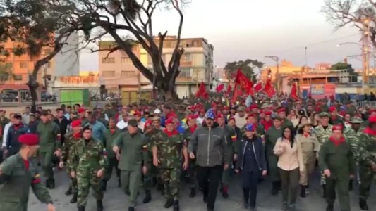 Maduro se mostró en un acto con militares