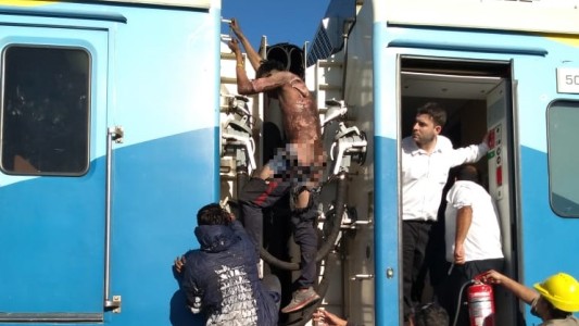 Electrocutados en el techo del tren: así los rescataron