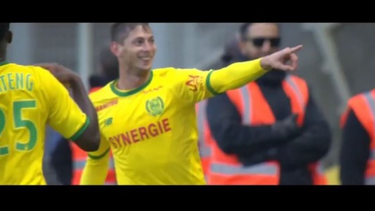 Emotivo homenaje a Emiliano Sala