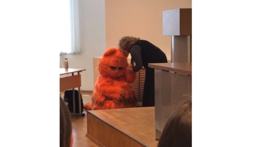 Viral de viernes: universitario se disfrazó de Garfield y la profesora "lo aprobó de por vida"