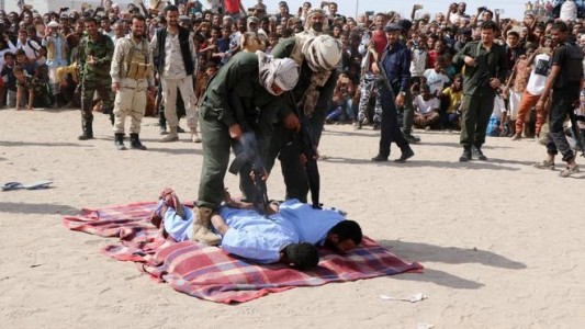 Yemen: ejecutaron a dos jóvenes que violaron y mataron a un nene