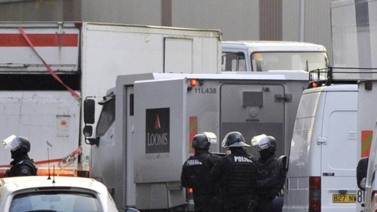 Misterio en Paris: desapareció un chofer de camión de caudales con la carga