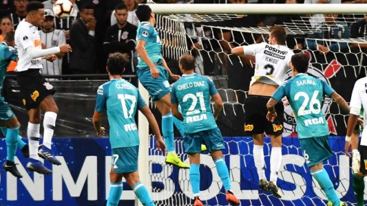 Sudamericana: a Racing se le escapó sobre el final