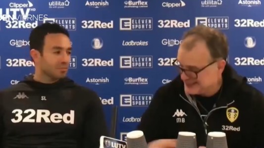 "Me hace quedar como un mercenario": Bielsa corrigió al traductor
