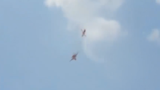 Impresionante choque de aviones en el aire