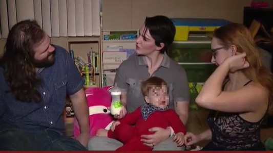 La familia de Estados Unidos que cría a su bebe sin género definido