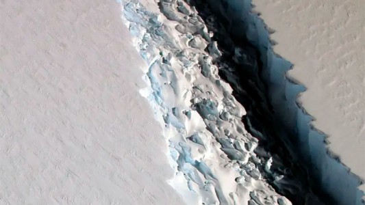 La Antártida se divide en icebergs gigantes y hay temor por el clima en el mundo
