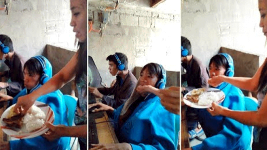 Video: la madre que alimenta a su hijo de 13 años en la boca porque no se puede despegar de un videojuego