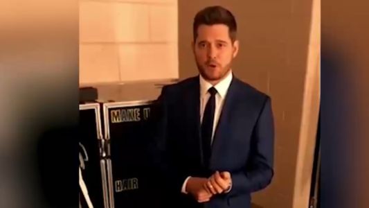 Bublé argentino: promocionó la obra de Darío Lopilato