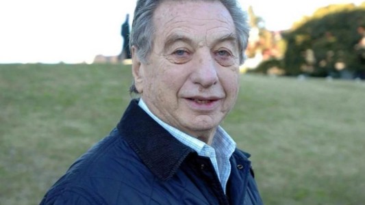 Trasladan los restos de Franco Macri a un cementerio privado