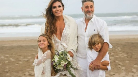 Flor de la V festejó su cumpleaños y renovó los votos matrimoniales frente al mar