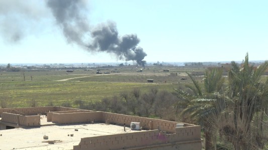 Siria: evacuan civiles en último reducto del Estado Islamico