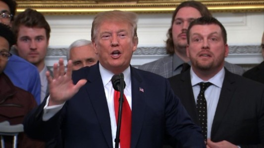 Demócratas impulsan investigación sobre Trump