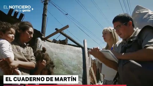 Docente sale por el barrio a relevar las necesidades para ayudar a los chicos a volver a clase