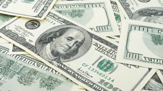 El dólar volvió a subir y cerró a $43,41