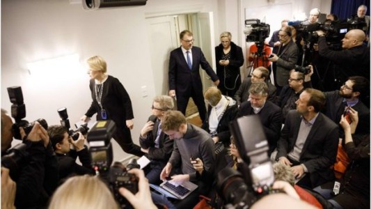 Las razones por la que renunció todo el gobierno de Finlandia