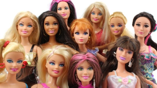La muñeca Barbie cumple 60 años y ya no es solo "una cara bonita"