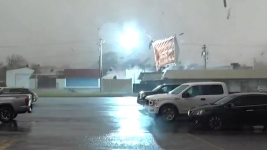 Increíbles imágenes del tornado que arrasó Louisiana