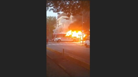 Así se incendiaba un colectivo en Villa Crespo