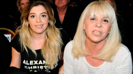 La tierna foto de Claudia Villafañe con su nieta Roma