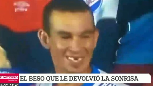 El beso y la sonrisa de un hincha uruguayo que se viralizó en las redes sociales