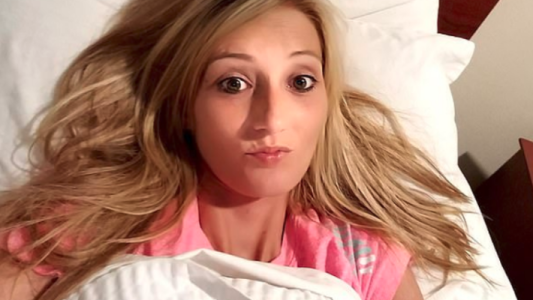 Juzgan a la madre que dejó a sus cinco hijos solos para irse a la playa una semana