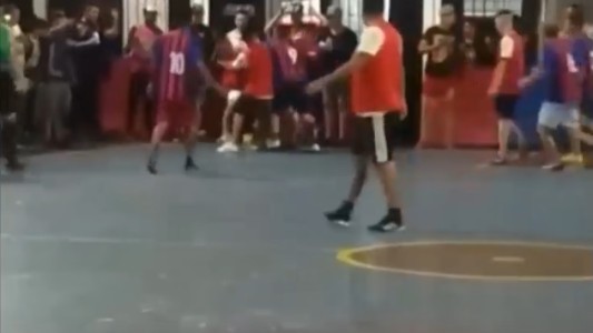 Ricardo Centurión, a las piñas