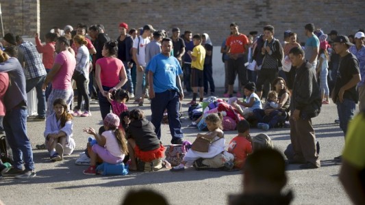 Inmigrantes con antecedentes: Corte Suprema de Estados Unidos apoya a Trump