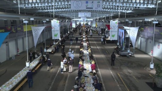 El banquete con la mesa más grande del mundo