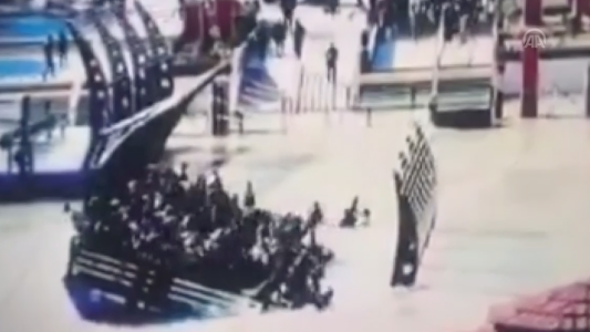 El video del trágico hundimiento de un ferry