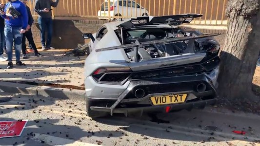 Cómo destrozar un auto de lujo en 15 segundos