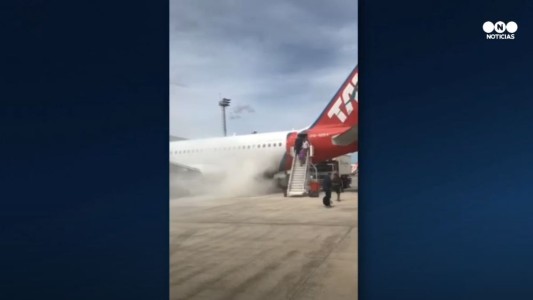 Pánico por incendio en un avión en Brasil