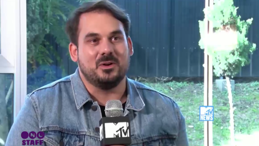 Bambi presenta su nueva canción, "Volver a casa"