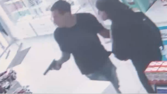 El ladrón y la farmacéutica valiente