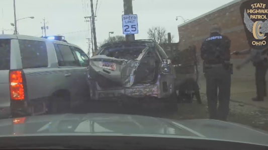 Llegaba tarde al trabajo, pisó el acelerador y la persiguió la policía