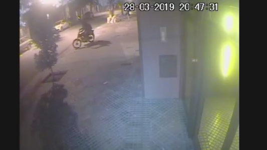 Violento asalto frustrado de motochorros